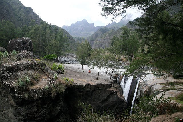img00100.jpg